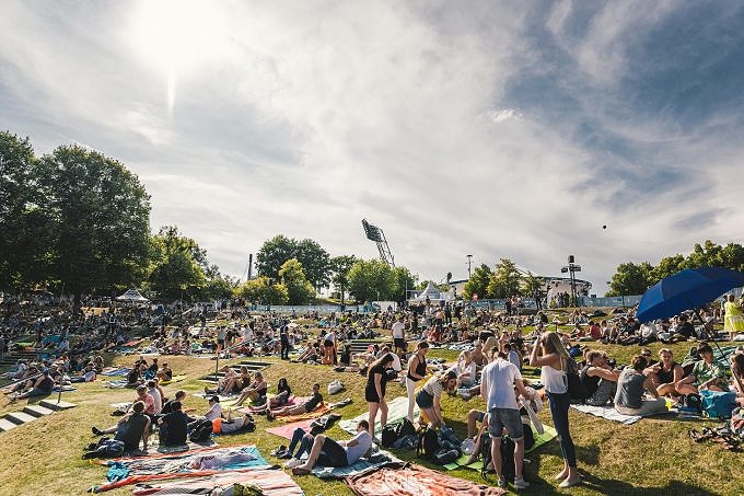 Beim The Roofs Festival Auf Der European Championship Feiern Mit