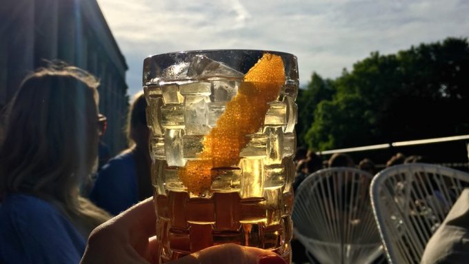 Die Goldene Bar
