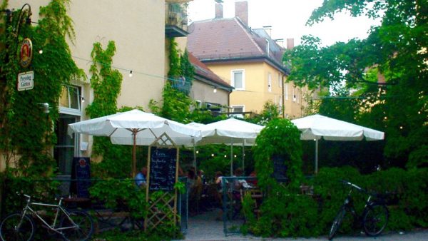 Einen Lauschigen Sommerabend Im Preysinggarten Verbringen Mit