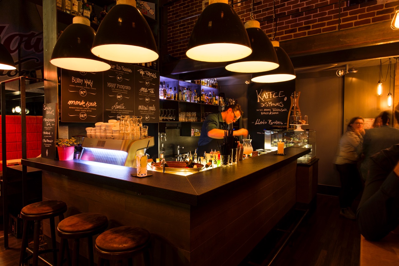 Kaffee und abends klasse Drinks im Patolli Mit Vergnügen München