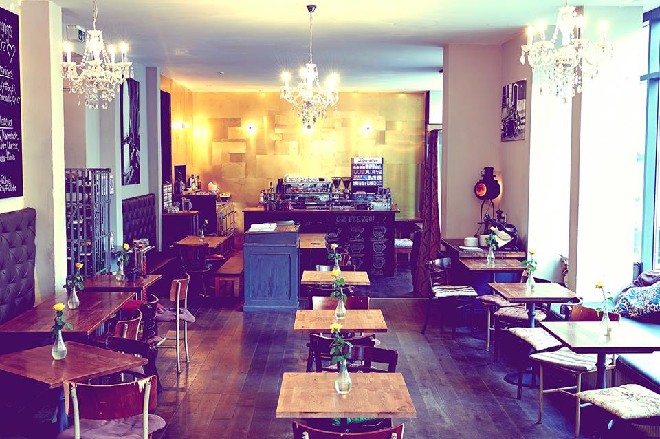 Bagels Und Acai Bowl Fruhstucken Im Hungrigen Herz Mit Vergnugen Munchen