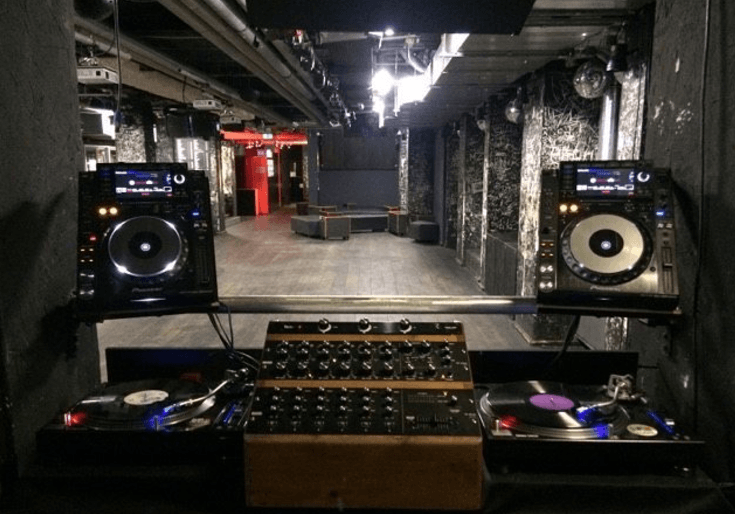 Donnerstag, 03.10. Party NEIN Polizeiklasse Rote Sonne Mit Vergnügen München