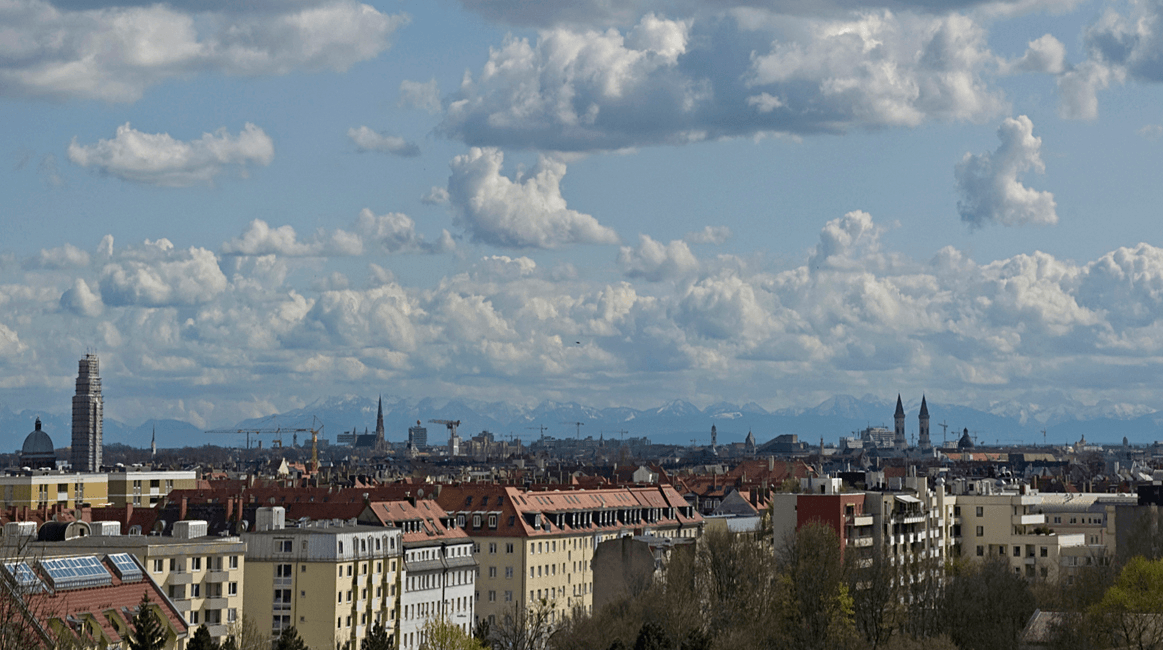 Vom Luitpoldhügel über die Stadt gucken Mit Vergnügen München