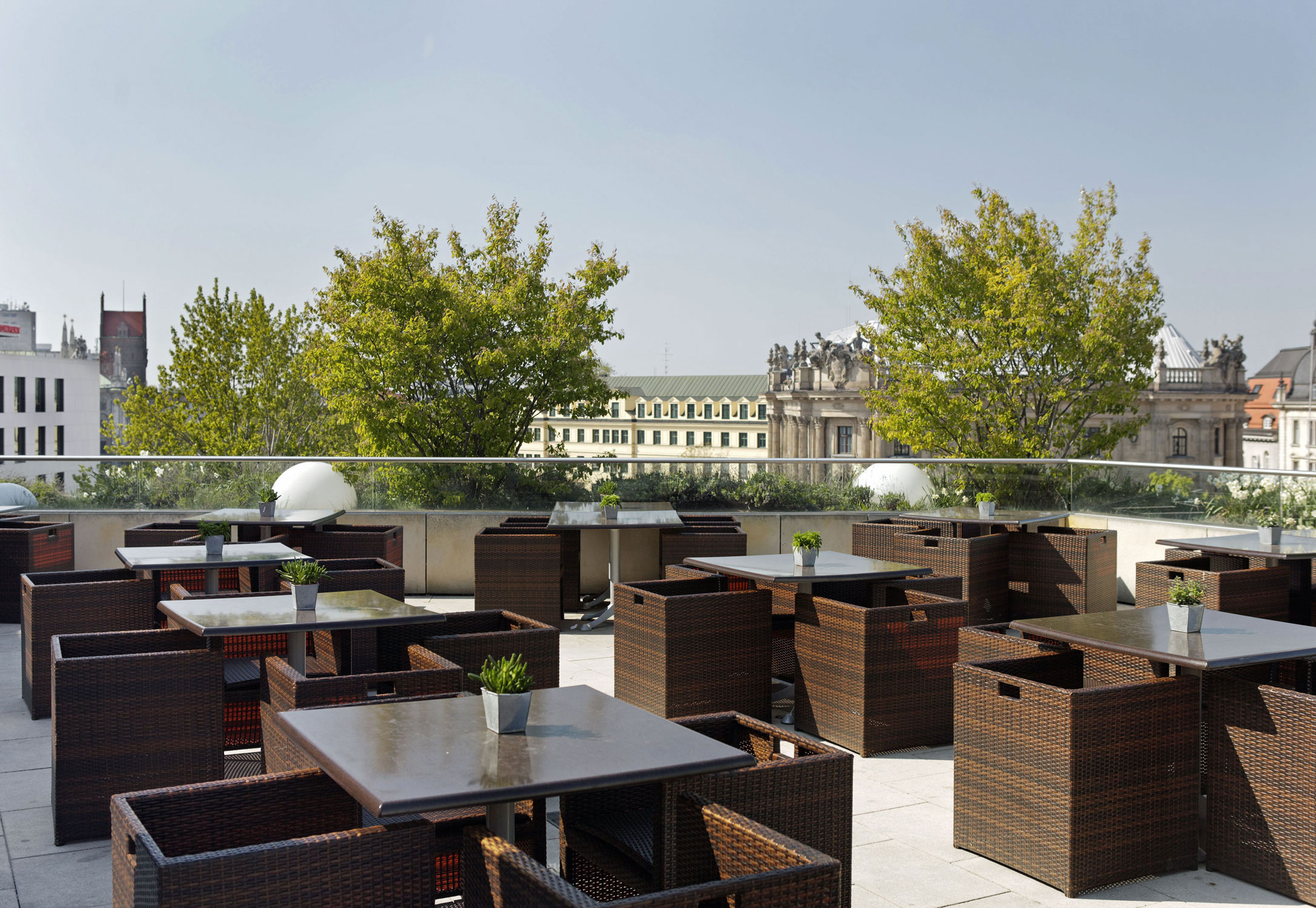 Pause machen auf der Dachterrasse vom Oberpollinger | Mit Vergnügen München