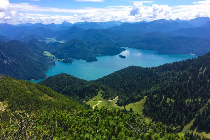 Ausflugsvernügen: Wandern auf den Herzogstand am Walchensee