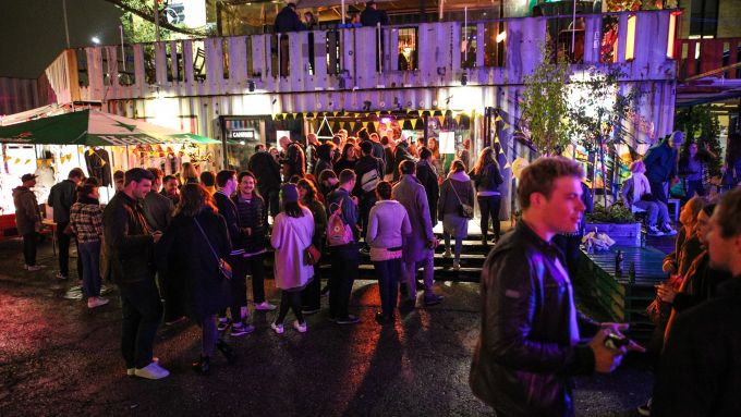 Spanplatte 1 Jahr Mit Vergnügen München – So schön war's auf unserer Geburtstagsparty
