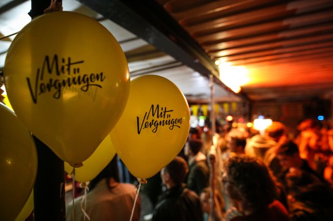 Tanzvergnügen 1 Jahr Mit Vergnügen München – So schön war's auf unserer Geburtstagsparty