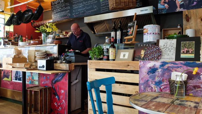 Der bunteste Mittagsspot: Das Café Stockholm am Hauptbahnhof