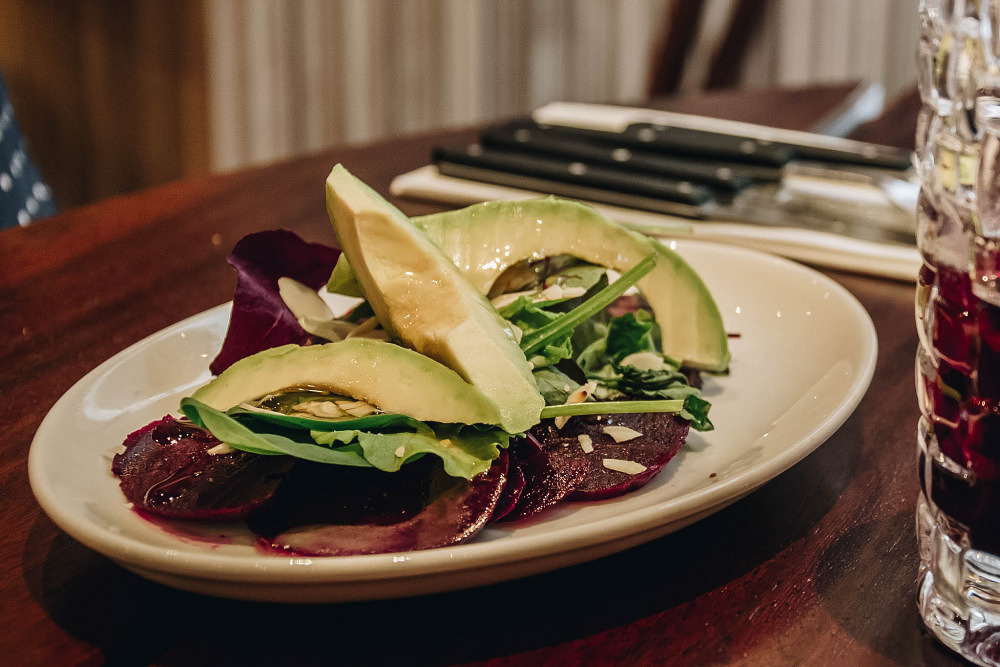 Die Ur-Pizza: Pinsa Romana essen im Riva Schwabing