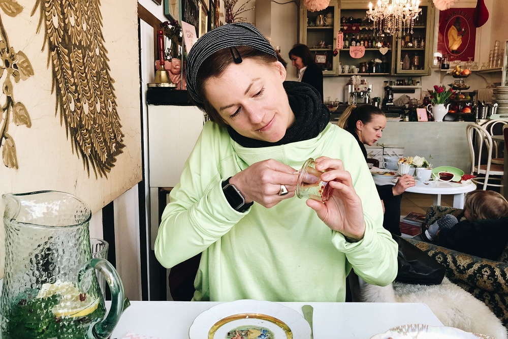 Avocadobrot und Kirsch-Streusselkuchen: Das Café Franca in Schwabing