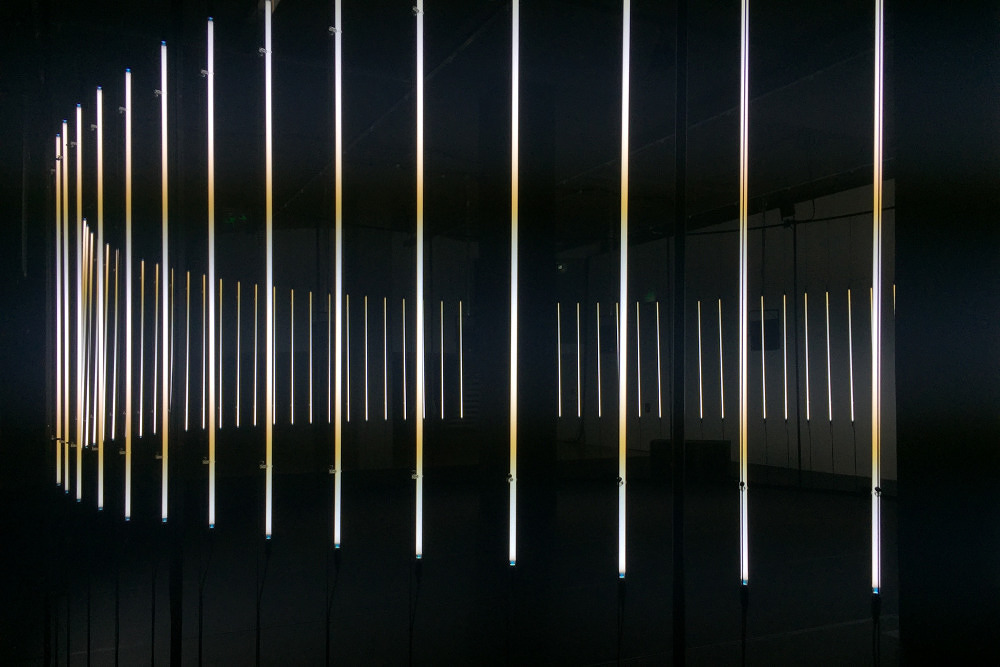 Auge versus Ohr: raster-noton white circle im Kunstbau des Lenbachhauses
