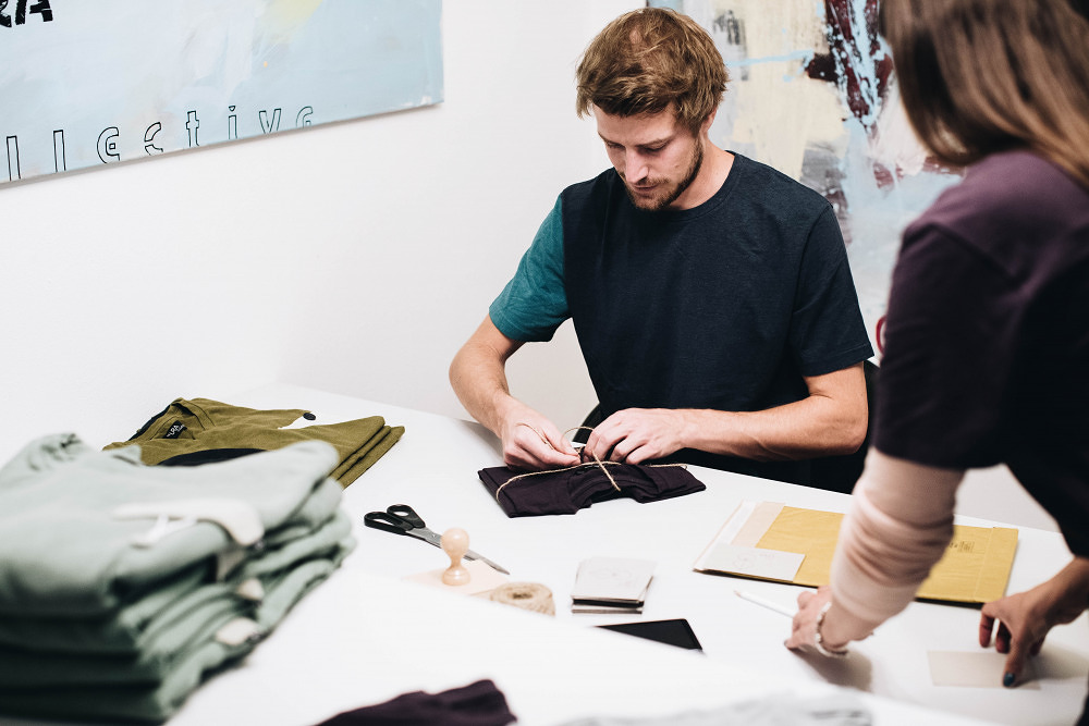 Kleine, geile Firmen #34 – Nachhaltige Mode von The URA Collective