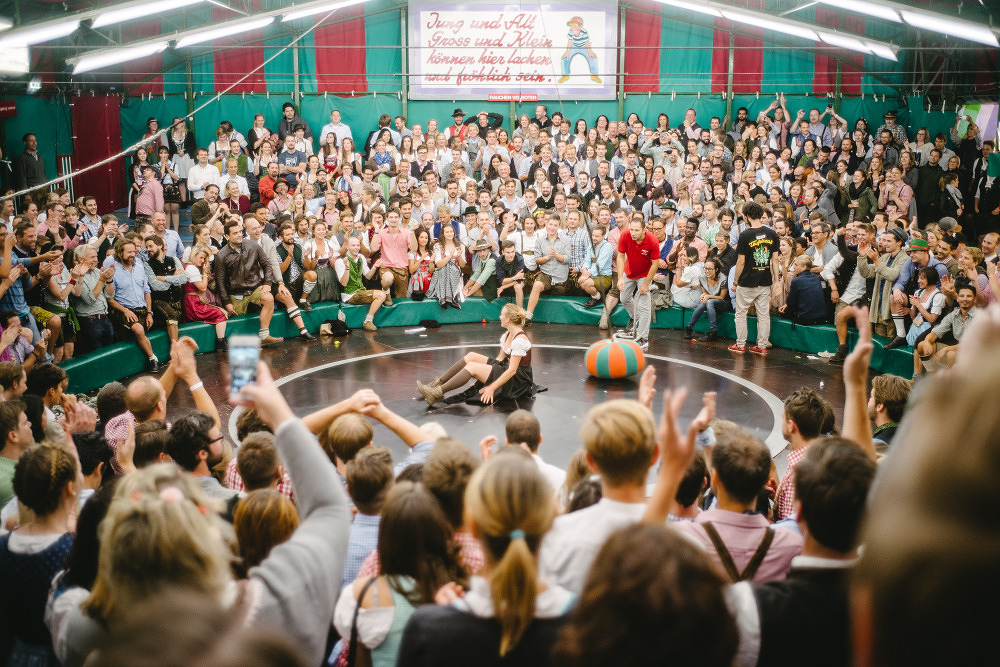 Bussis, Bier & Brüste – die Wiesn 2018 in 11 Bildern