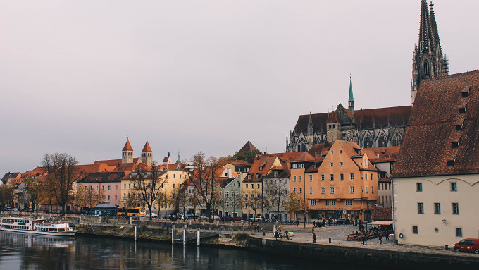 Donau Steinerne Brücke 11 Dinge, die du immer in Regensburg machen kannst