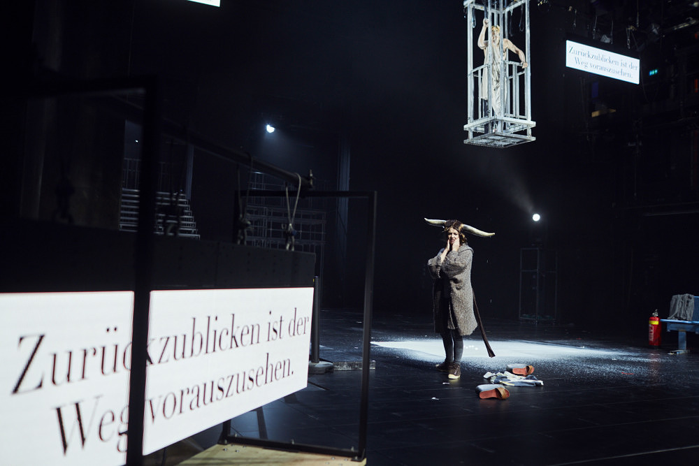Binge Watching mal anders: Zehn Stunden Theater gucken in den Kammerspielen