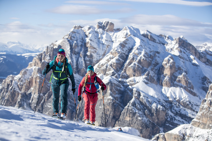 Vom Zwiebelprinzip zum Gipfelschnaps – 11 Anfängertipps für die Skitour