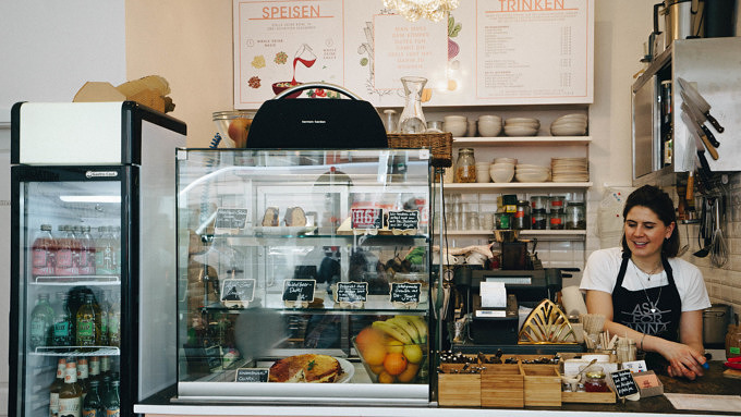 Gemütlich und gesund: Frühstücken und Mittagessen im Ask for Anna in der Maxvorstadt