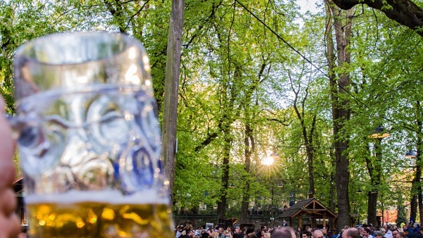 Auf Eine Mass In Den Augustiner Keller Mit Vergnugen Munchen