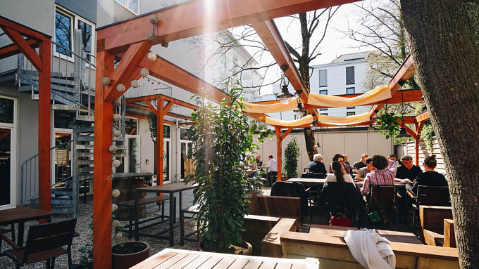 Restless Restaurant Terrasse