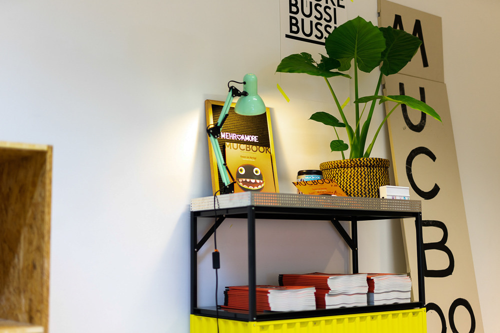 MacBook Clubhaus Coworking-Space