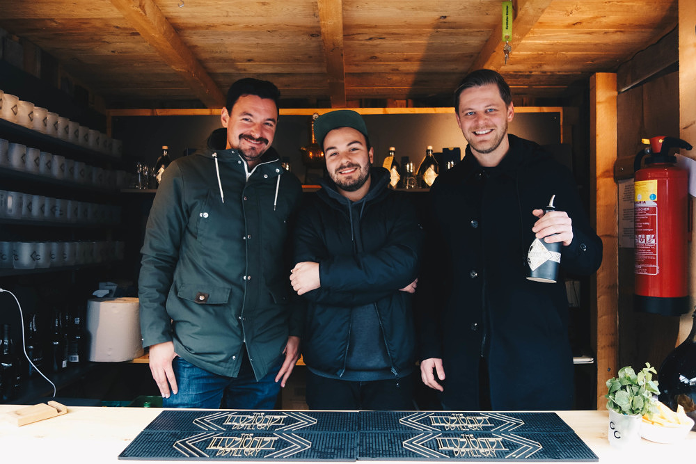 Glühgin & Hot Mule: The Illusionist hat ein Standl am Christkindlmarkt