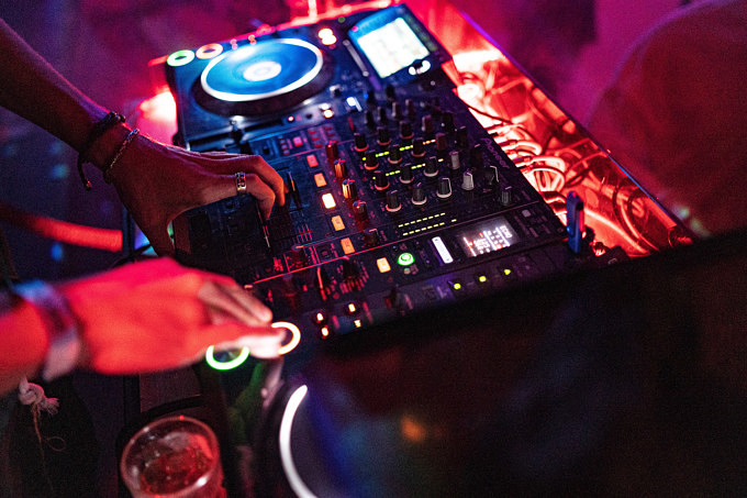DJ Auflegen Platten Musik