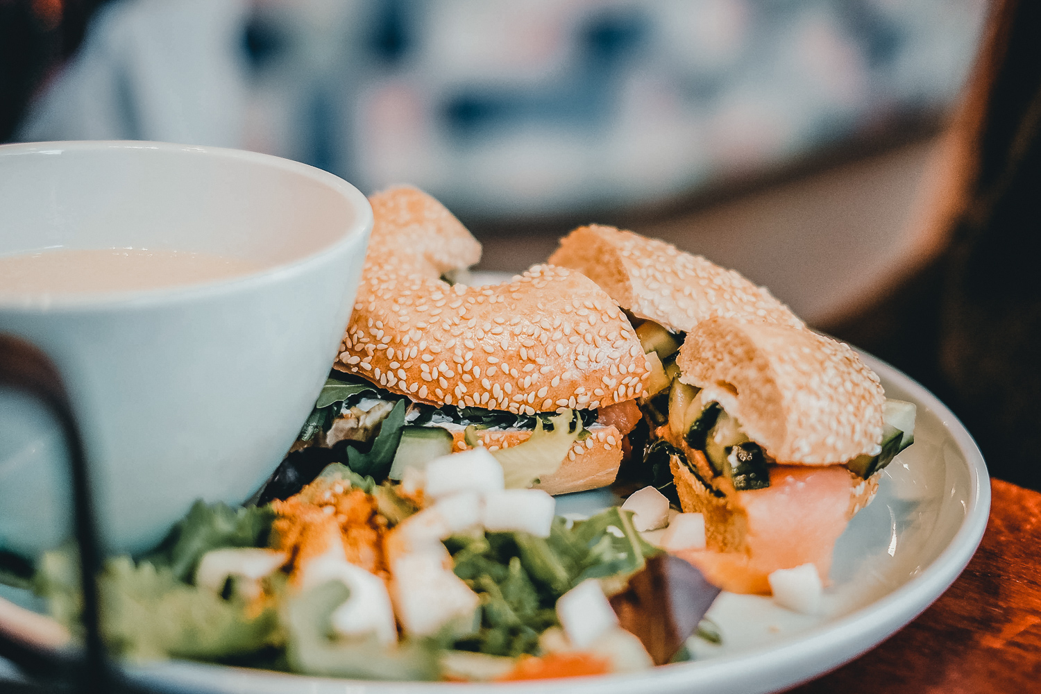 Traditionelle Bagels für wenig Geld im Deli Star Bagel & Coffee Mit