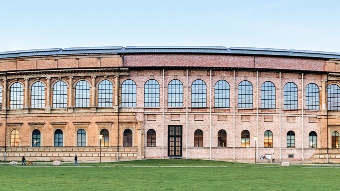 Alte Pinakothek Wiese Boule