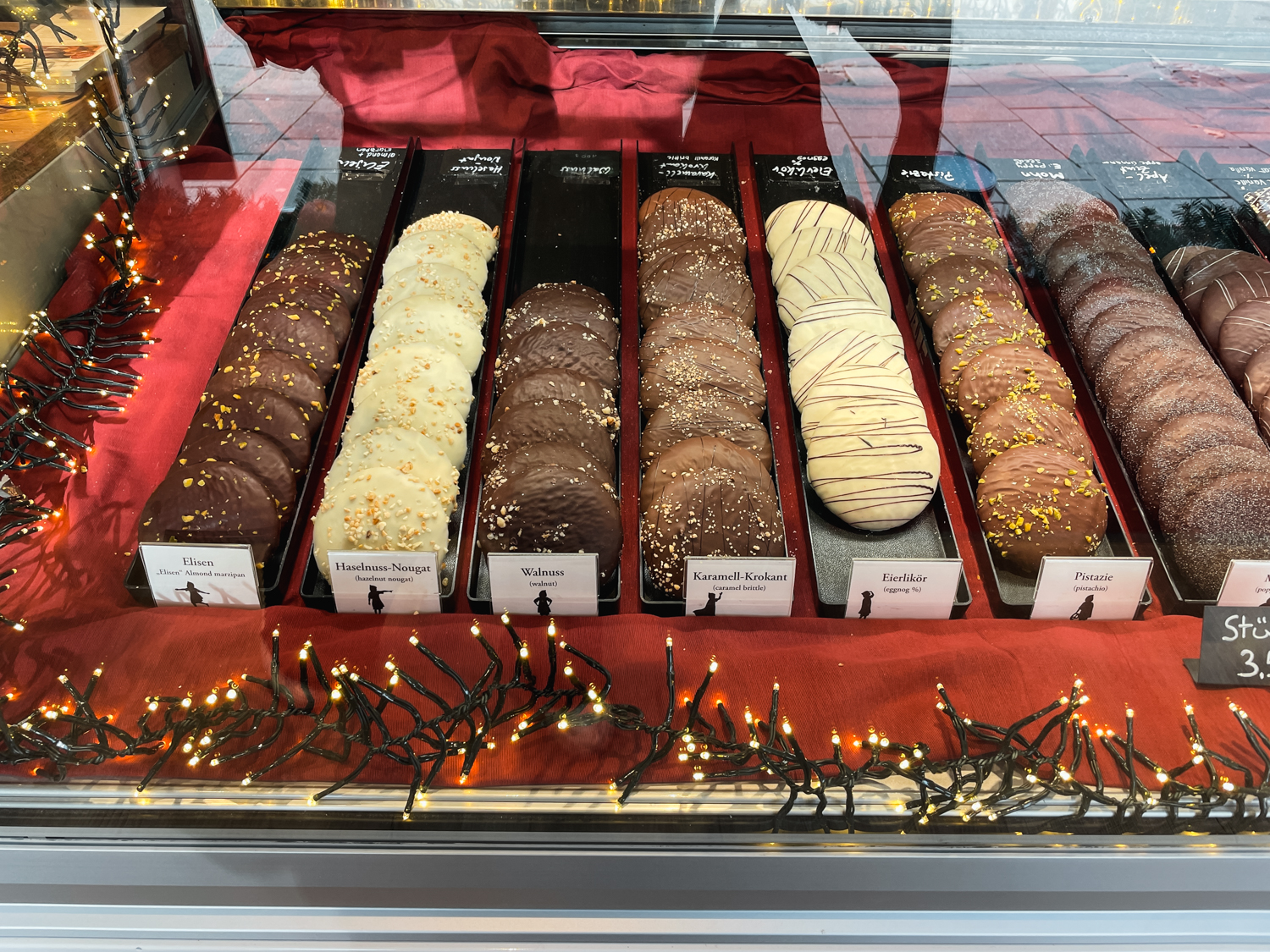 Sich köstliche Lebkuchen und Plätzchen in der Familienbäckerei ...