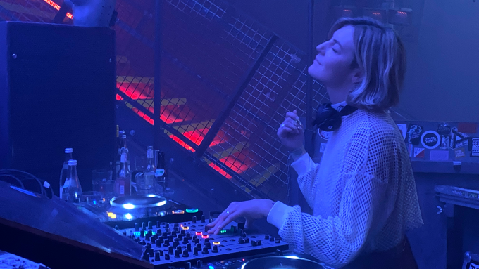 DJ Wanda Wild im Bahnwärter Thiel